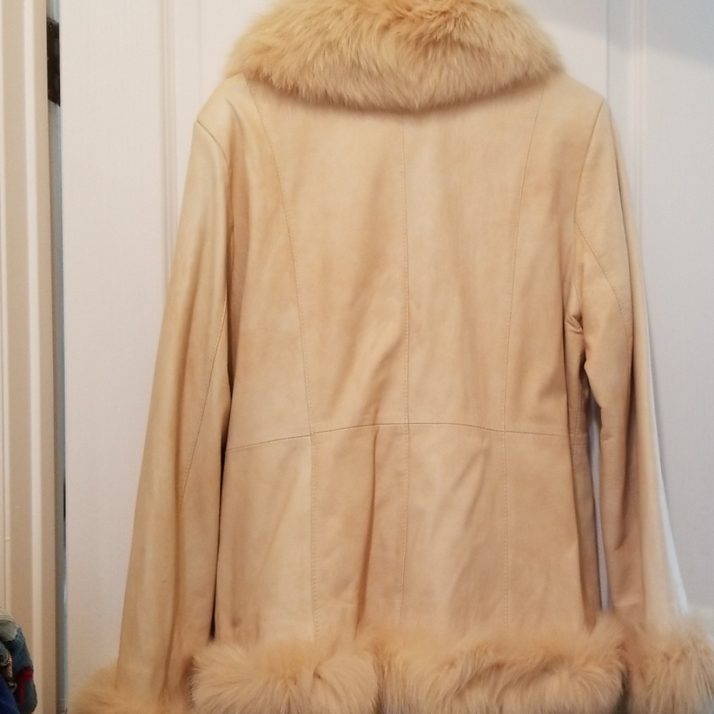 Coat - Picture 2 of 2